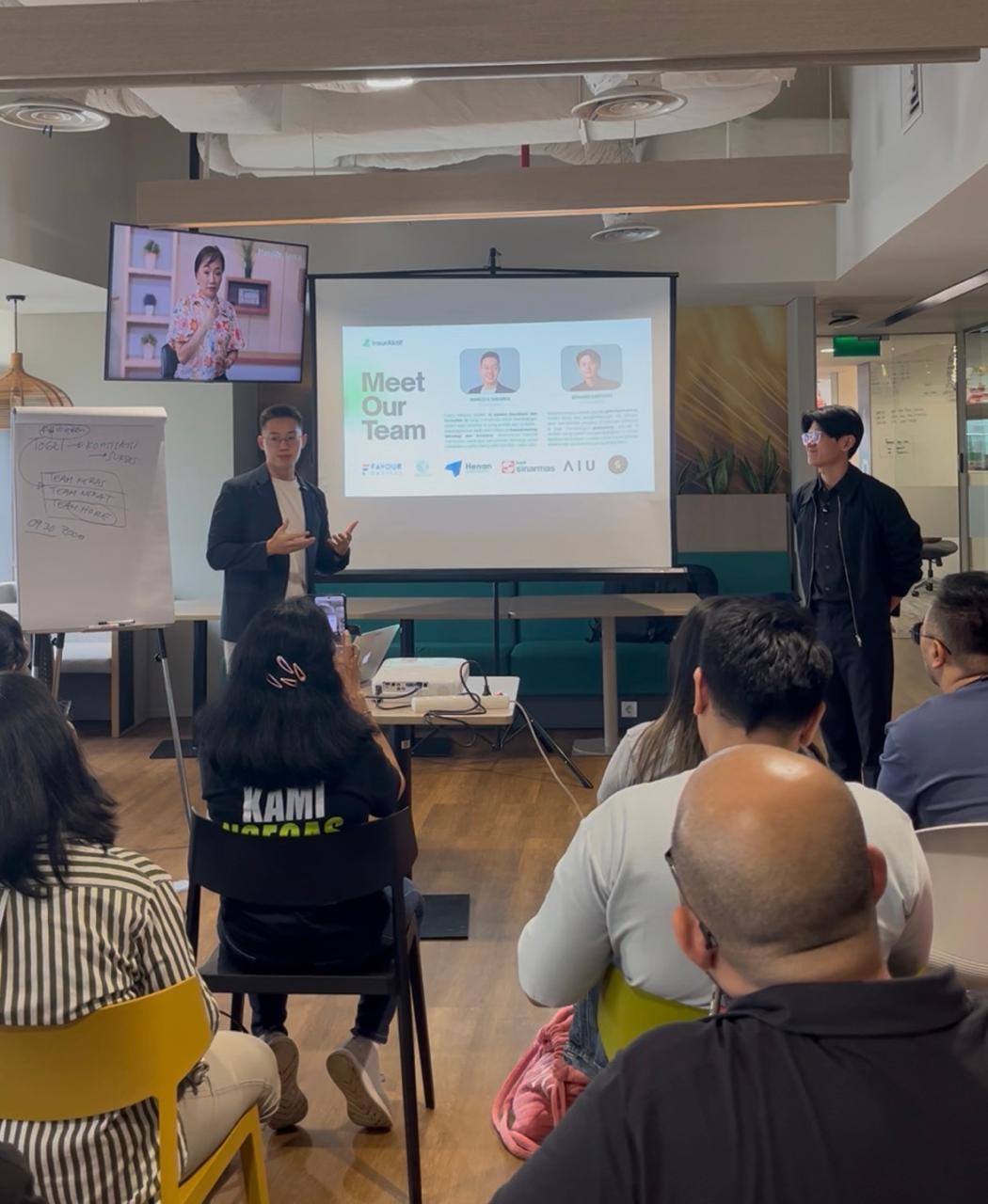 InsurAktif onboarding: team introduction slide
